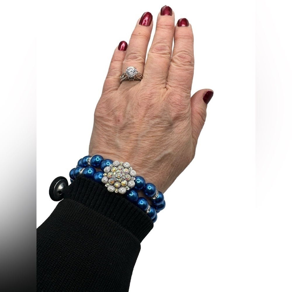 Blue Pearls Snap Jewelry Bracelet & Iridescent Victorian 18mm Snap Button! NWT